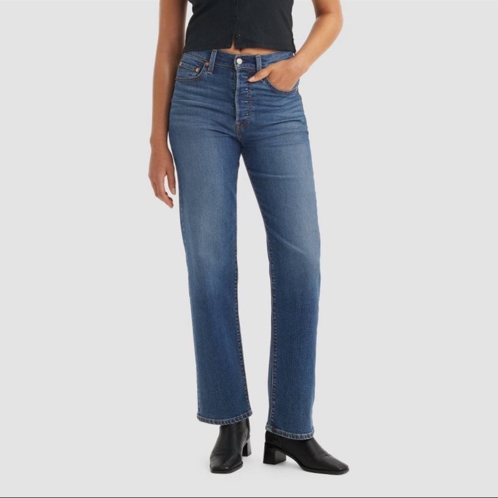 Levis Ribcage Straight Leg Jean